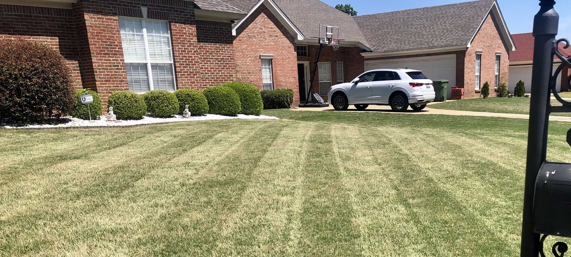pressure-washing-lawn-care-services-01